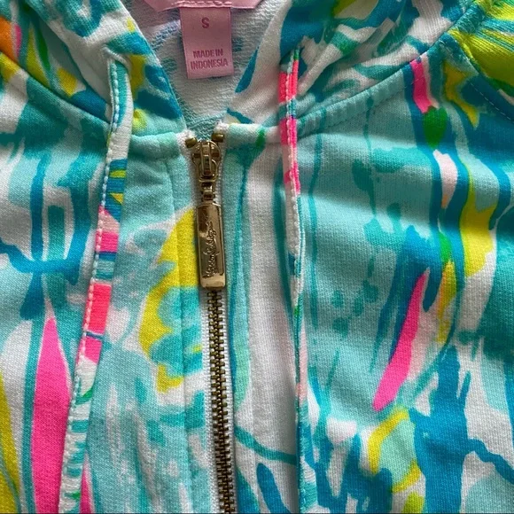 Lilly Pulitzer | Mooring Hoodie Multi "Beach and Bae" Full Zip Hooded Jacket - Picture 4 of 8